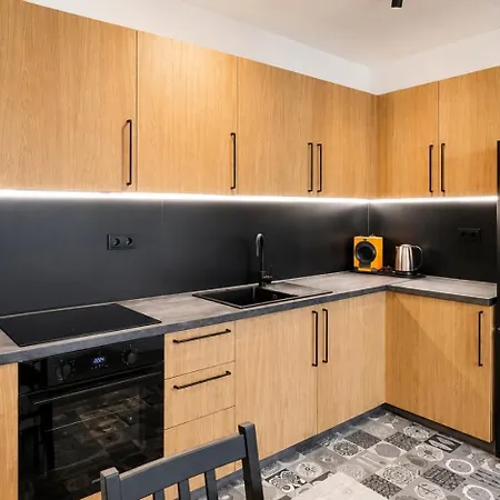 Park 1br W/free Parking & Heated Pool * 瓦爾納