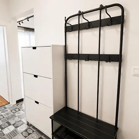 Park 1br W/free Parking & Heated Pool *